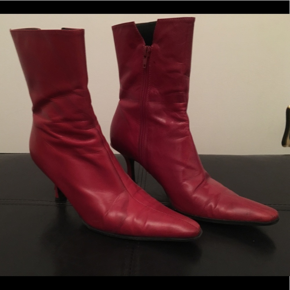 Classy and gorgeous NINE WEST LEATHER BOOTS